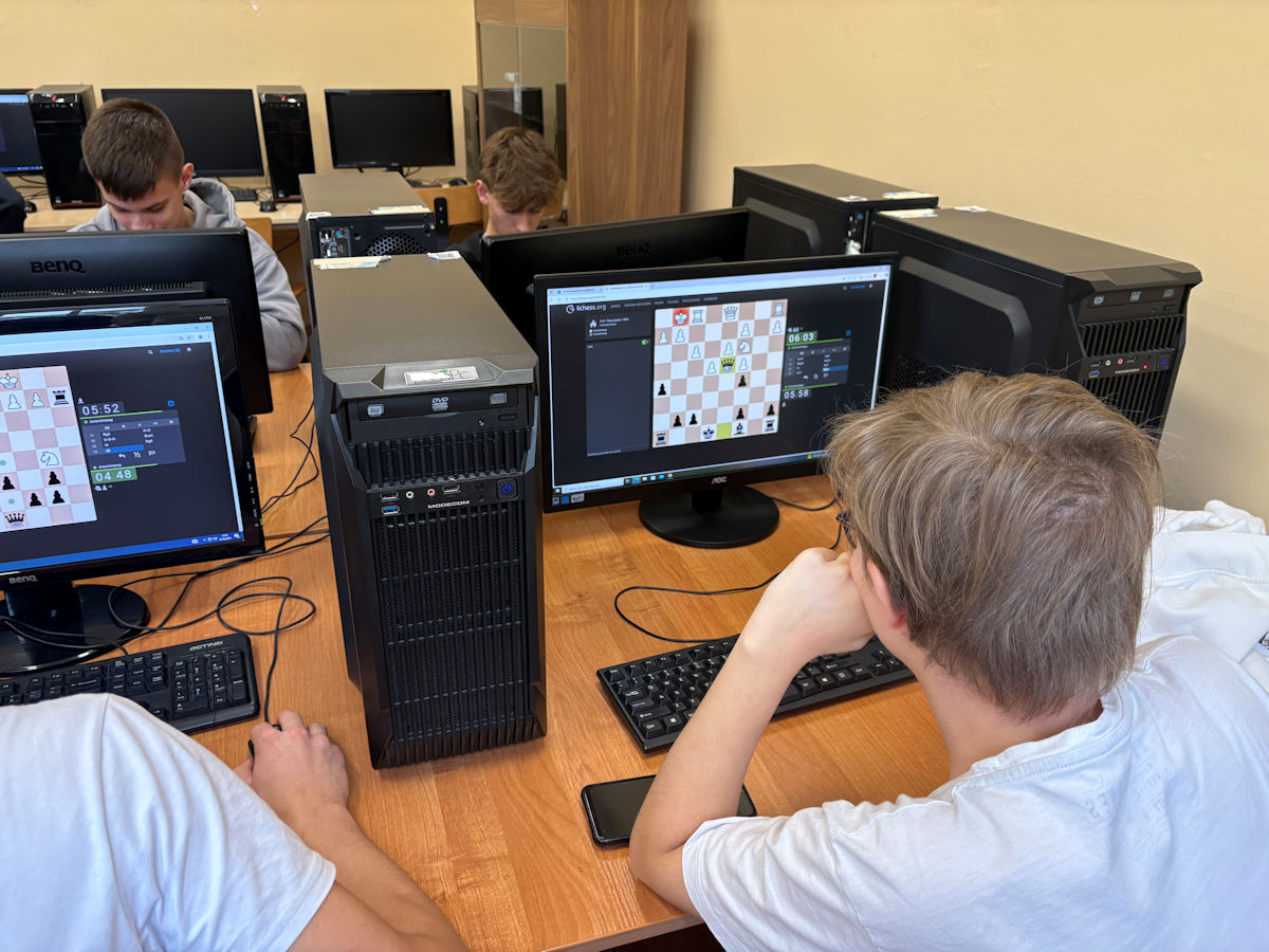 Fotorelacja ze Szkolnego Turnieju Szachowego