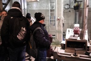 Przepompownia ścieków 4-5m pod ziemią. Na zdjęciu kraty separacyjne