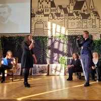 Dzisiaj obchodziliśmy Święto Patrona naszej Szkoły- Stefana Żeromskiego. Uroczystą akademię otworzyła Pani Dyrektor Katarzyna Wach, która w&nbsp;swoim przemówieniu odniosła się do osoby Stefana Żeromskiego i&nbsp;jego dzieł.