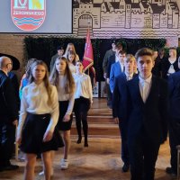 Dzisiaj obchodziliśmy Święto Patrona naszej Szkoły- Stefana Żeromskiego. Uroczystą akademię otworzyła Pani Dyrektor Katarzyna Wach, która w&nbsp;swoim przemówieniu odniosła się do osoby Stefana Żeromskiego i&nbsp;jego dzieł.