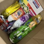 Dnia 15.12 zawieźliśmy paczki z żywnością, środkami czystości, odzieżą, regałem oraz upominkiem niespodzianką dla Pana Karola do punktu odbioru Szlachetnej Paczki