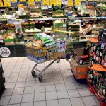 Dnia 15.12 zawieźliśmy paczki z żywnością, środkami czystości, odzieżą, regałem oraz upominkiem niespodzianką dla Pana Karola do punktu odbioru Szlachetnej Paczki