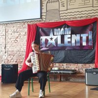 Pierwszy dzień wiosny młodzież naszego Liceum powitała w auli szkoły prezentując swoje talenty w TALENT SHOW