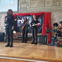 Pierwszy dzień wiosny młodzież naszego Liceum powitała w auli szkoły prezentując swoje talenty w TALENT SHOW