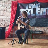 Pierwszy dzień wiosny młodzież naszego Liceum powitała w auli szkoły prezentując swoje talenty w TALENT SHOW