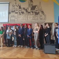 Pierwszy dzień wiosny młodzież naszego Liceum powitała w auli szkoły prezentując swoje talenty w TALENT SHOW