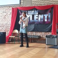 Pierwszy dzień wiosny młodzież naszego Liceum powitała w auli szkoły prezentując swoje talenty w TALENT SHOW