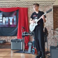 Pierwszy dzień wiosny młodzież naszego Liceum powitała w auli szkoły prezentując swoje talenty w TALENT SHOW