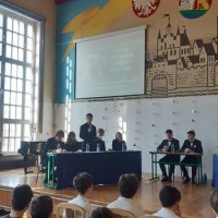 29 lutego odbyły się po raz drugi w naszej szkole Debaty Uczniowskie. Zorganizowano je w ramach realizacji działań programu wychowawczo-profilaktycznego szkoły