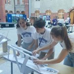 Drużyna LO1 wrazz 44 innymi drużynami z całej Polski miała za zadanie zbudować most o rozpiętości przęsła 100 cm mając do dyspozycji jedynie papier i klej. 